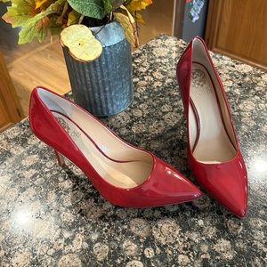 EUC Vince Camuto Savilla heels, size 7.5/38. Lipstick RED!